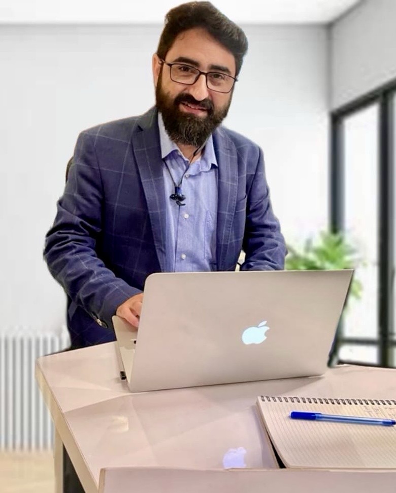 Dr. Majid β Senior Physiotherapist